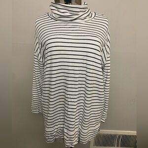 Liz Claiborne Weekend Striped Turtleneck Top - White & Black